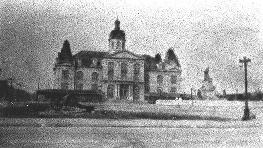 Marché Maisonneuve avec un canon